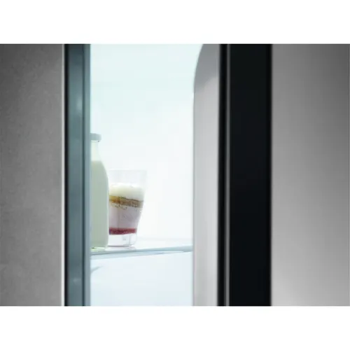 SKE814D9ZC AEG Inbouw koelkast rond 140 cm